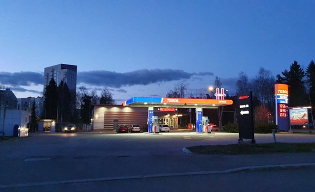 Bensiiniasemat alueella Kontula – Helsinki 